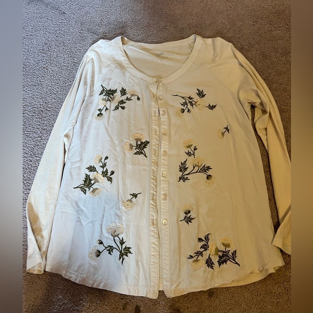 J‎ Jill medium embroidered button down